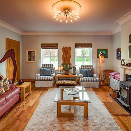 Lynster House Guest house 5*