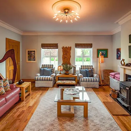 Lynster House Πανσιόν 5*