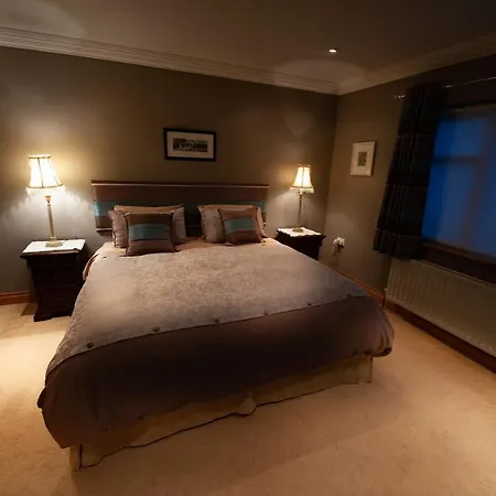 Lynster House Guest house