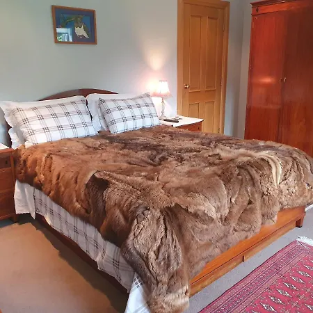 Lynster House Guest house