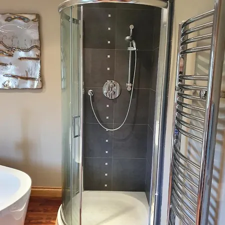 Lynster House 5*