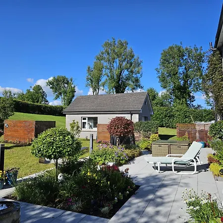 Lynster House Монахан